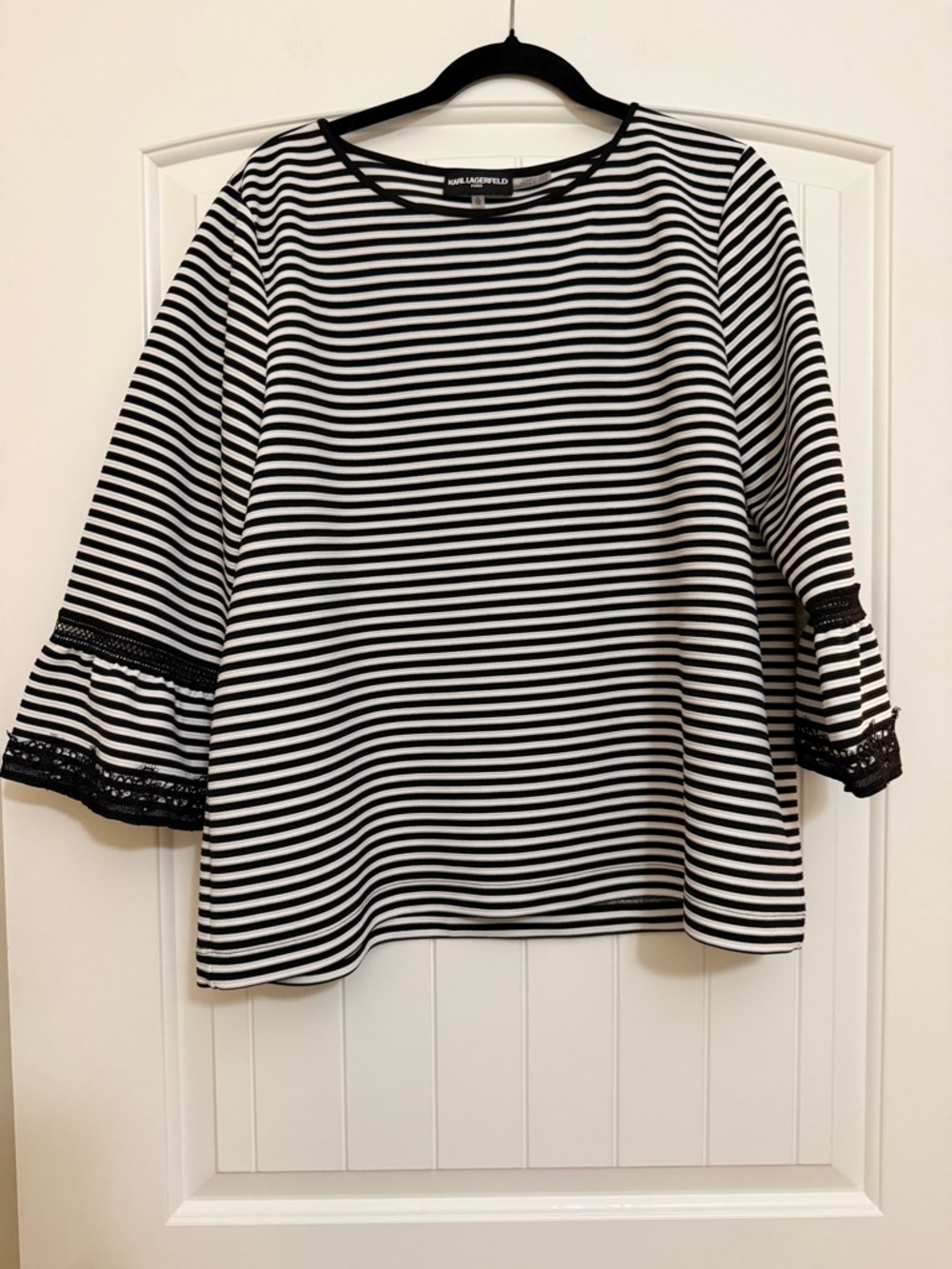 Karl Lagerfeld Black & White Striped Top w/ Bell-Sleeve with Lace detail sz XL